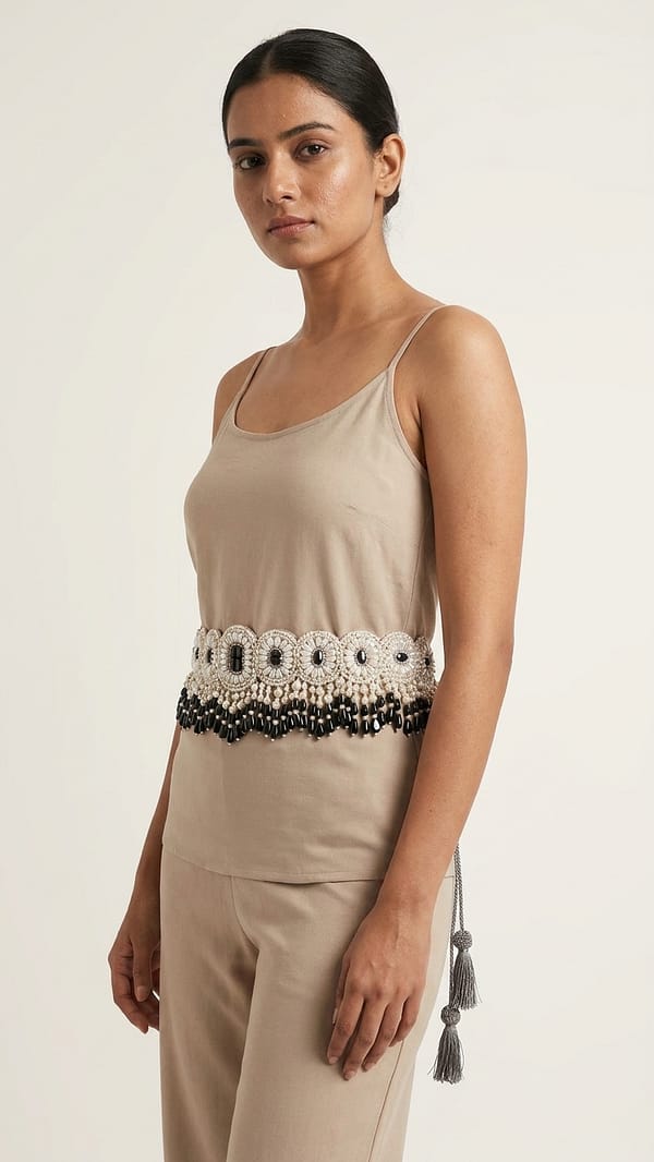 Pearl Noir Floral Tassel Belt